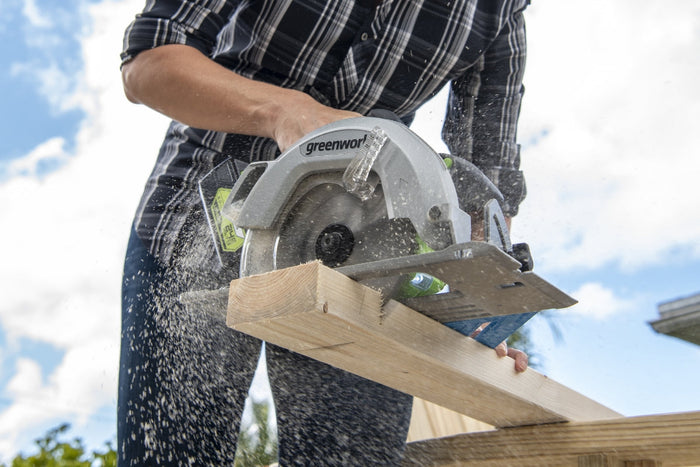 Circular Saw vs Jigsaw Feature Line Cut
