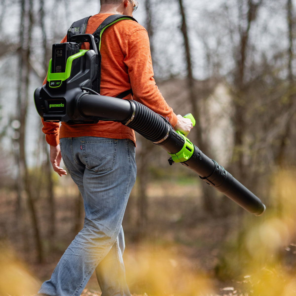 80V 800 CFM Cordless Battery Backpack Blower and Leaf Tarp w/ 4.0Ah Battery & Rapid Charger