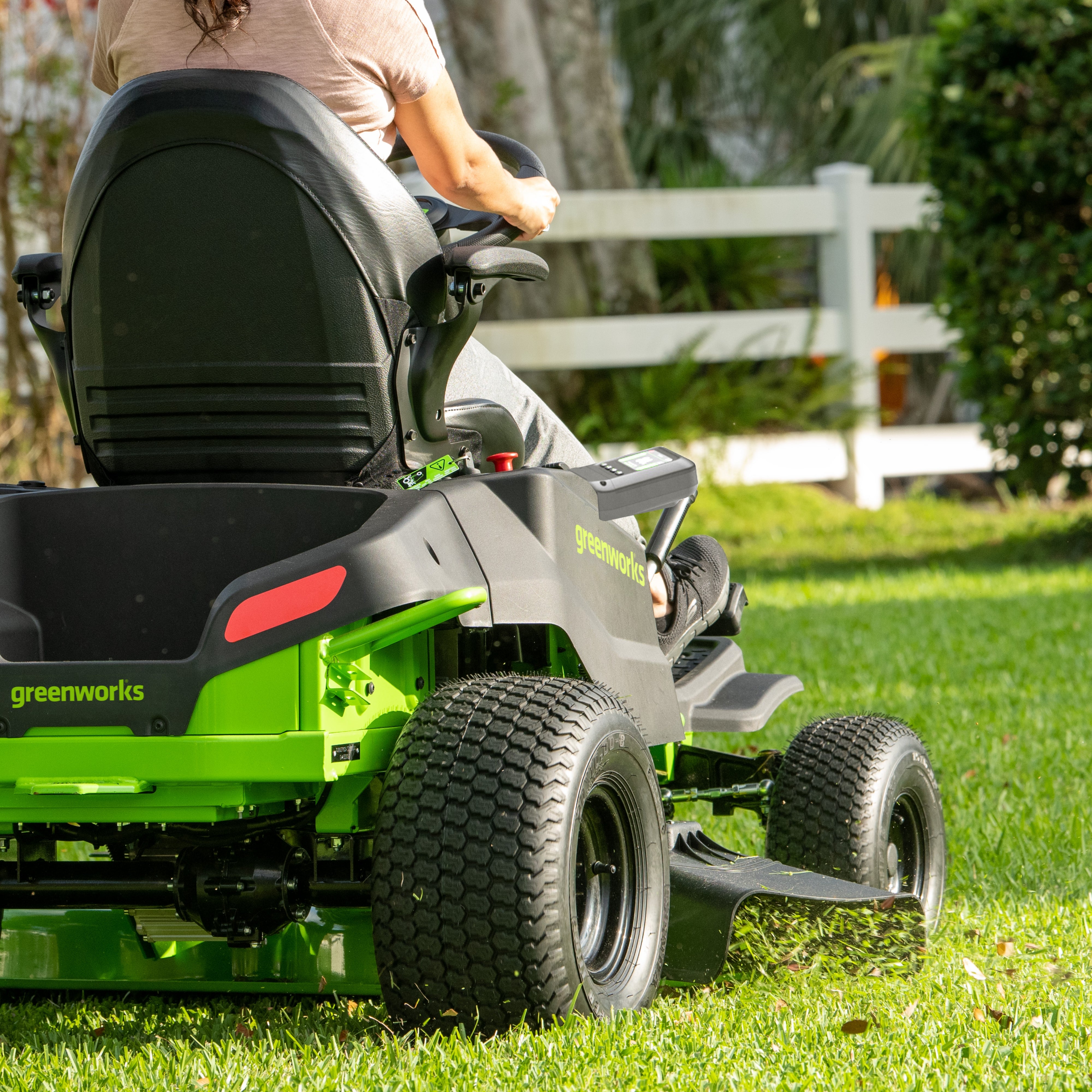 80V 42" CrossoverT Riding Lawn Tractor:(6) 8.0 Ah Batteries and 1.5 kW Charger, CRT4282