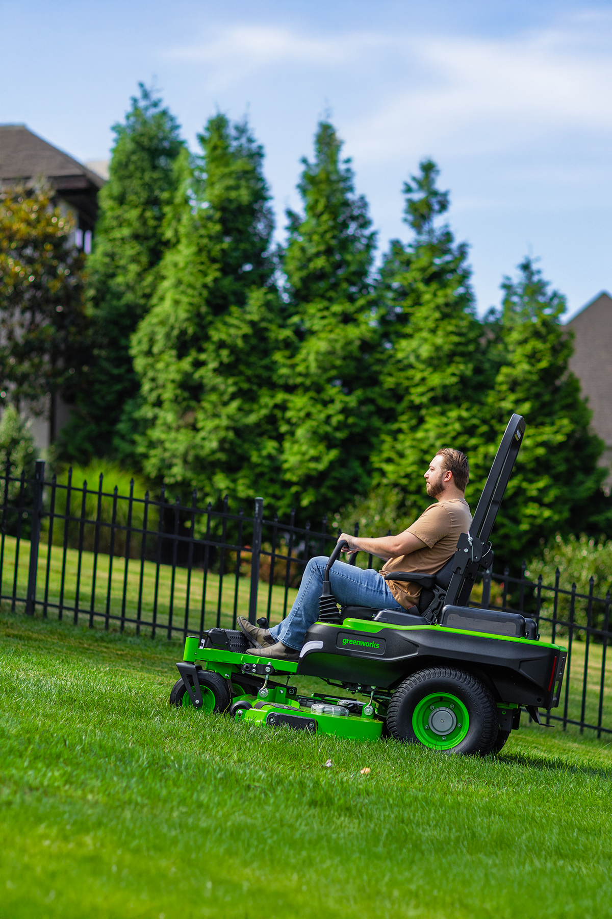 Lawn Mowers – Battery-Powered Push & Ride | Greenworks Tools