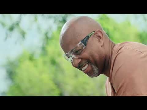 48V (24V x 2) 16" Cordless Battery String Trimmer (Attachment Capable) w/ (2) 4.0Ah USB Batteries & Dual Port Charger