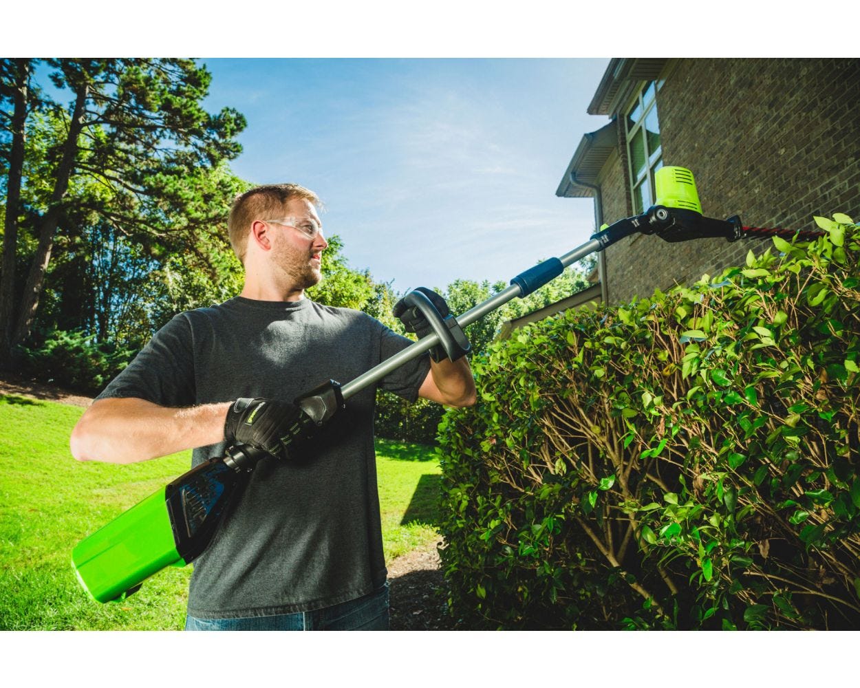 Pro 60V 20 inch Cordless Pole Hedge Trimmer with 2.0 Ah Battery